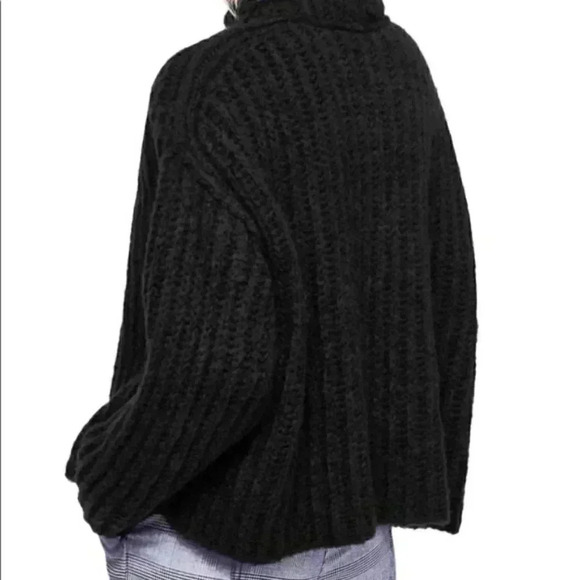 Free People | Fluffy Fox Sweater | Black - XS - Picture 4 of 5